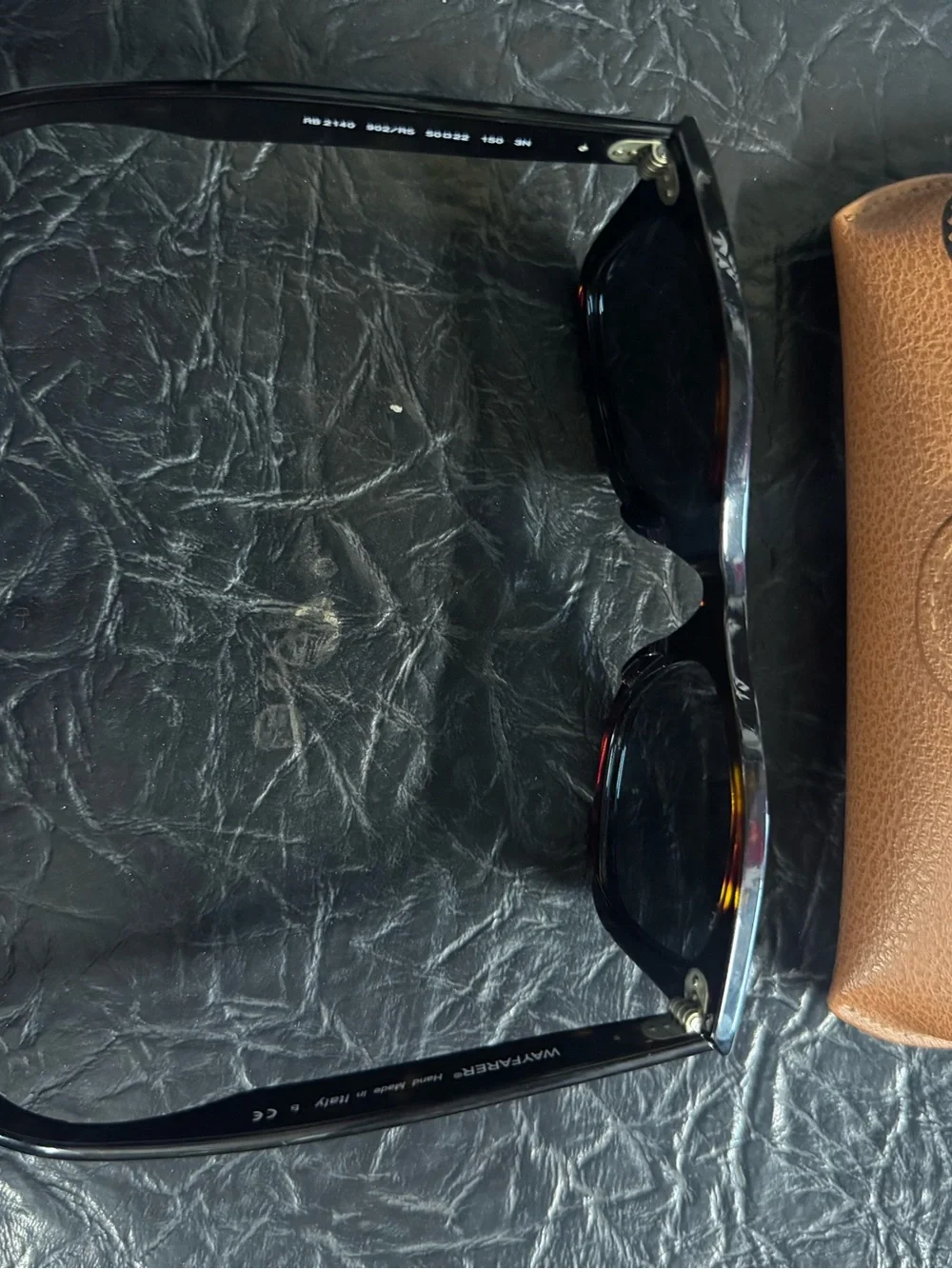 Ray-ban WAYFARER Black made in Italy with Case no scratches